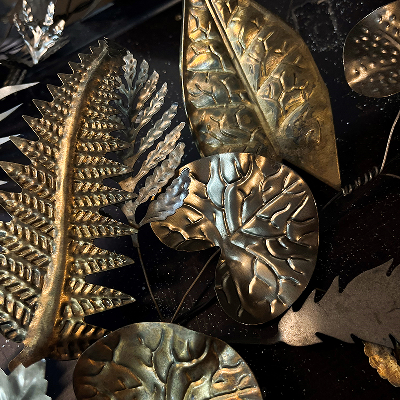 Metal leaves